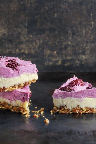 Cashew-Brombeer-Stückchen Cashew-Brombeer-Stückchen