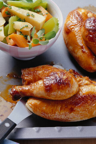 Stubenküken im Bratschlauch mit Wurzelgemüse