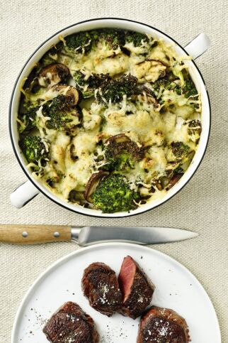 Kartoffel-Brokkoli-Gratin mit Wildmedaillons Kartoffel-Brokkoli-Gratin mit Wildmedaillons