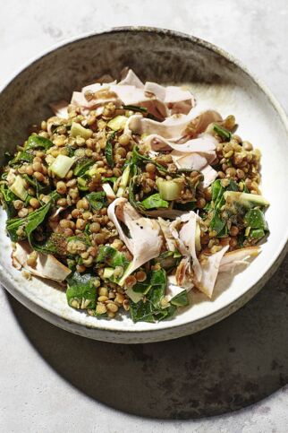 Mangold-Linsen-Salat mit Kürbiskern-Dressing Mangold-Linsen-Salat mit Kürbiskern-Dressing