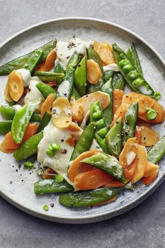 Gemüsepfanne mit Mozzarella Gemüsepfanne mit Mozzarella