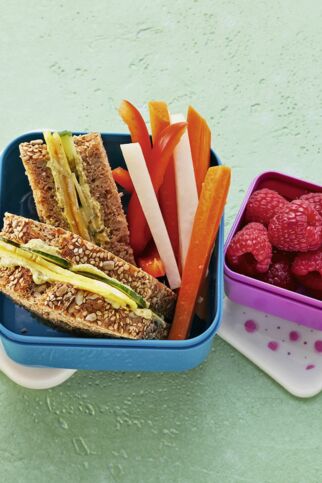 Omelett-Gurken-Sandwich Omelett-Gurken-Sandwich