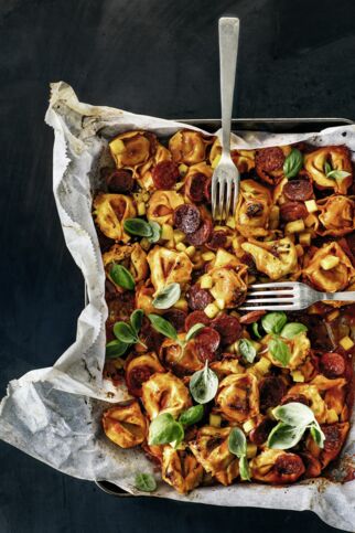 Tortelloni mit Chorizo und Mango-Tomatensauce Tortelloni mit Chorizo und Mango-Tomatensauce