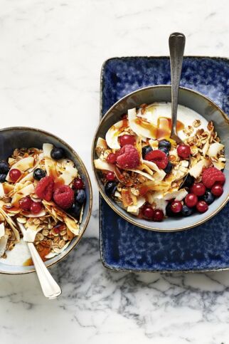 Beerenjoghurt mit Mehrkornflocken