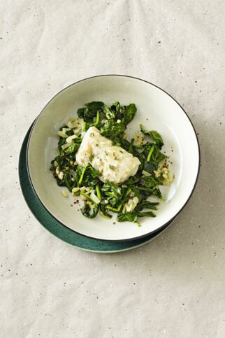 Gedämpfter Kabeljau mit Spinat Gedämpfter Kabeljau mit Spinat