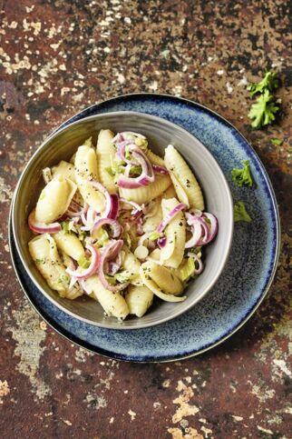 Röstzwiebel-Nudelsalat Röstzwiebel-Nudelsalat