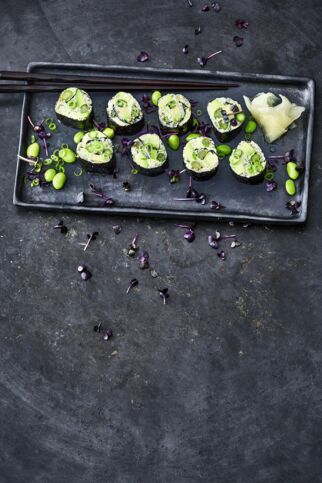 Sushi mit Edamame 
und Spargel