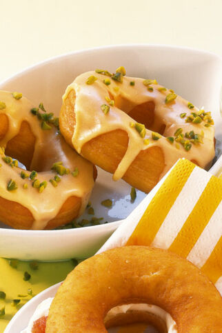 Donuts mit Eierlikörguss Donuts mit Eierlikörguss