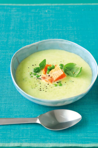 Grüne Spargelsuppe mit Lachs
