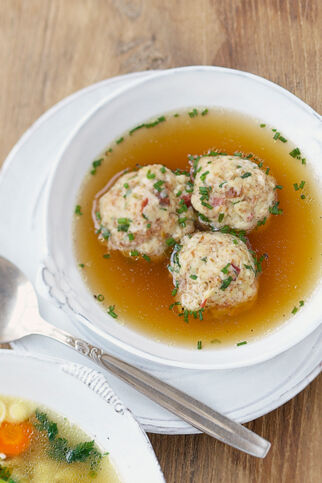 Speckknödelsuppe Speckknödelsuppe