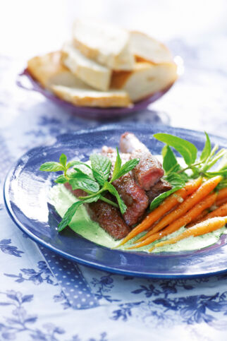 Lammfilets mit Minze-Petersilien-Sauce Lammfilets mit Minze-Petersilien-Sauce