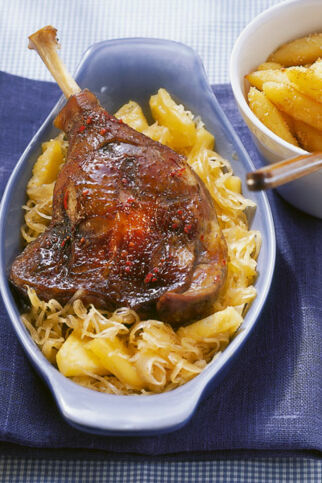 Gänsekeulen auf Ananas-Krautbett Gänsekeulen auf Ananas-Krautbett