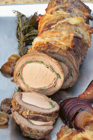 Rinderrollbraten mit Schweinefilet Rinderrollbraten mit Schweinefilet