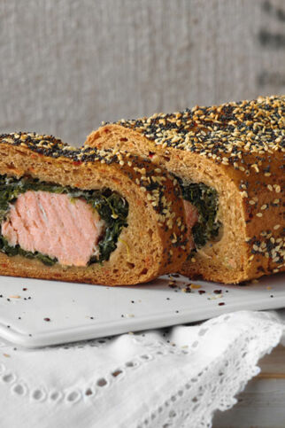 Festtagsbrot mit Lachs Festtagsbrot mit Lachs