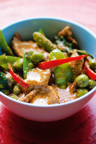 Rotes Curry mit Rindfleisch (Gäng Pad Pet Nüa) Rotes Curry mit Rindfleisch (Gäng Pad Pet Nüa)