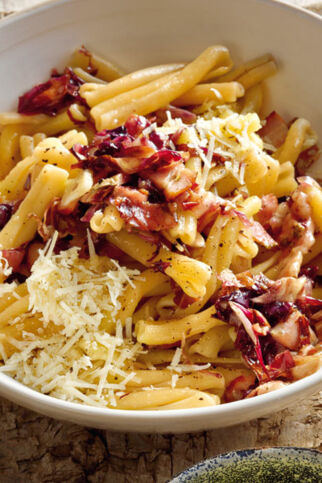 Pasta mit gebratenem Radicchio Pasta mit gebratenem Radicchio