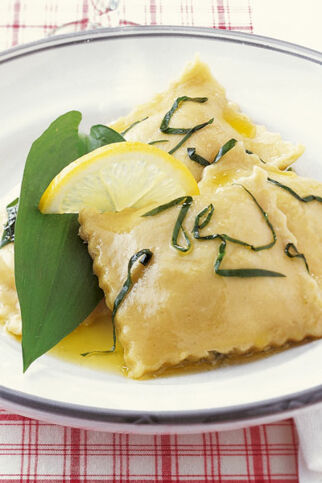 Bärlauch-Ravioli mit Zitronenbutter Bärlauch-Ravioli mit Zitronenbutter