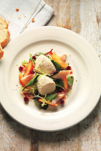 Mousse von Räucherfischen mit karamellisierten Äpfeln und Salat Mousse von Räucherfischen mit karamellisierten Äpfeln und Salat