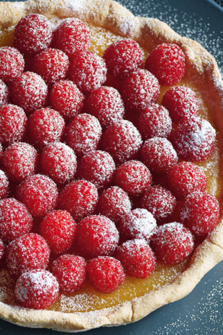 Zitronentarte mit Himbeeren