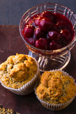Bananen-Kirsch-Muffins Bananen-Kirsch-Muffins
