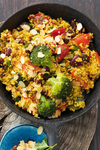 Curry-Hirse-Pfanne mit Gemüse