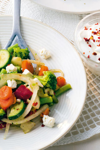 Gyros-Gemüse mit Joghurtsauce Gyros-Gemüse mit Joghurtsauce