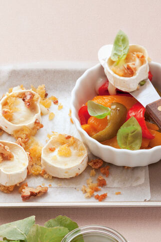 Gratinierter Ziegenkäse mit marinierter Paprika Gratinierter Ziegenkäse mit marinierter Paprika