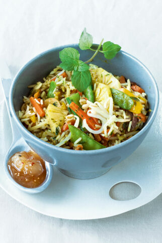 Indische Reis-Pfanne mit Ananas Indische Reis-Pfanne mit Ananas