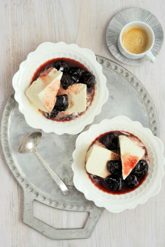 Zimtparfait mit Kompott Zimtparfait mit Kompott