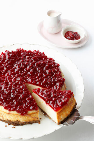 Kartoffel-Cheesecake mit Preiselbeeren Kartoffel-Cheesecake mit Preiselbeeren