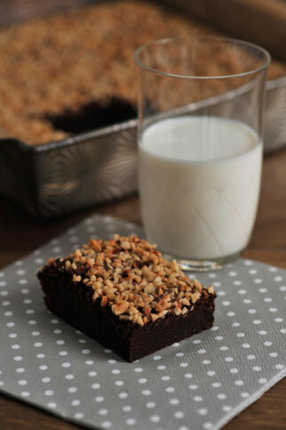 Baileys-Brownies mit Nusskruste
