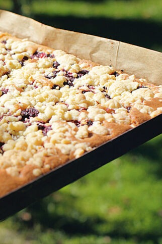 Kirschkuchen mit Streuseln Kirschkuchen mit Streuseln