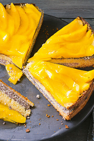 Mohn-Käsekuchen mit Mango Mohn-Käsekuchen mit Mango