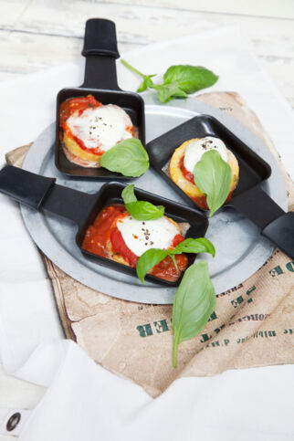 Polenta mit Tomaten-Mozzarella-Haube Polenta mit Tomaten-Mozzarella-Haube