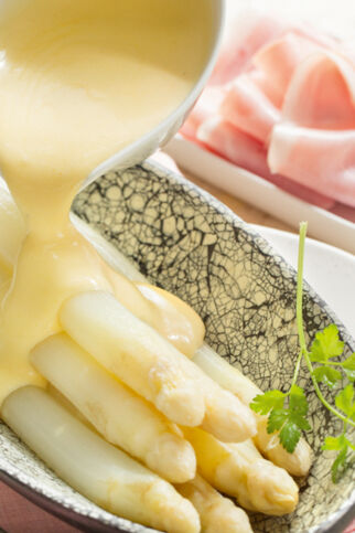 Spargel mit Sauce hollandaise