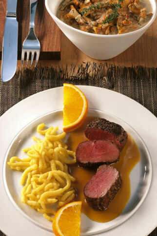 Rehfilet mit Portwein-Orangen-Sauce Rehfilet mit Portwein-Orangen-Sauce