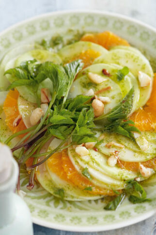 Kohlrabi-Carpaccio mit Giersch Kohlrabi-Carpaccio mit Giersch