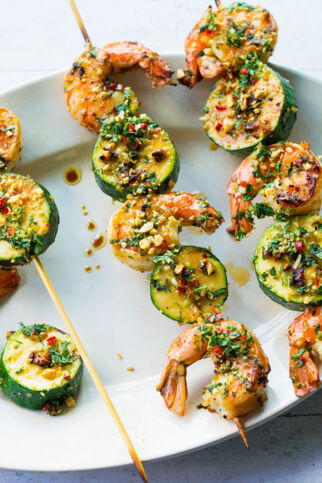 Garnelen, Zucchini und Thai-Gremolata Garnelen, Zucchini und Thai-Gremolata