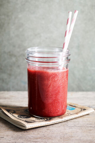 Rote-Bete-Smoothie mit Ananas und Apfel