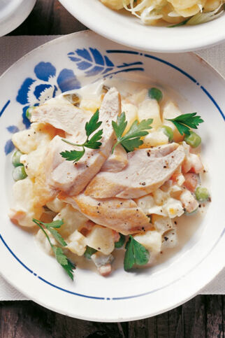 Bunter Kartoffelsalat mit Hähnchen Bunter Kartoffelsalat mit Hähnchen