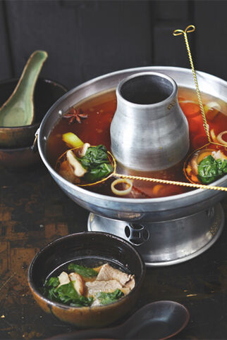 Asiatischer Feuertopf Asiatischer Feuertopf