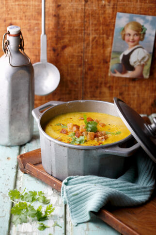 Gelbe Linsensuppe mit Koriander Gelbe Linsensuppe mit Koriander