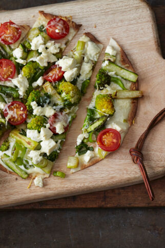 Tortilla-Pizza mit Spargel Tortilla-Pizza mit Spargel