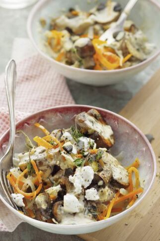 Gemüsenudeln mit Ziegenkäsesauce Gemüsenudeln mit Ziegenkäsesauce