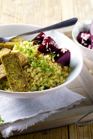 Pfannentofu mit Roter Bete Pfannentofu mit Roter Bete
