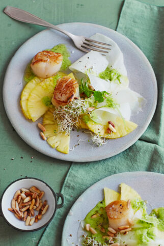 Kohlrabi-Ananas-Carpaccio mit Jakobsmuscheln Kohlrabi-Ananas-Carpaccio mit Jakobsmuscheln
