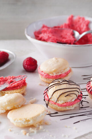 Himbeer-Macarons