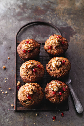 Apfelmuffins mit Walnüssen und Granatapfel Apfelmuffins mit Walnüssen und Granatapfel