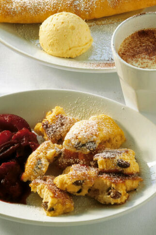 Kaiserschmarrn mit Zwetschgenröster Kaiserschmarrn mit Zwetschgenröster