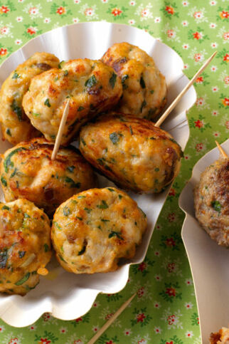 Hühnerfleischbällchen mit Datteln Hühnerfleischbällchen mit Datteln